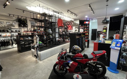 RC Motogarage Perluas Outlet, Tawarkan Apparel Berkualitas