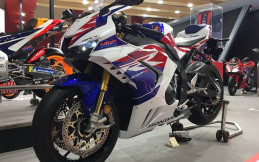 Honda CBR1000RR-R Fireblade SP 30th Anniversary Meluncur di IIMS 2022