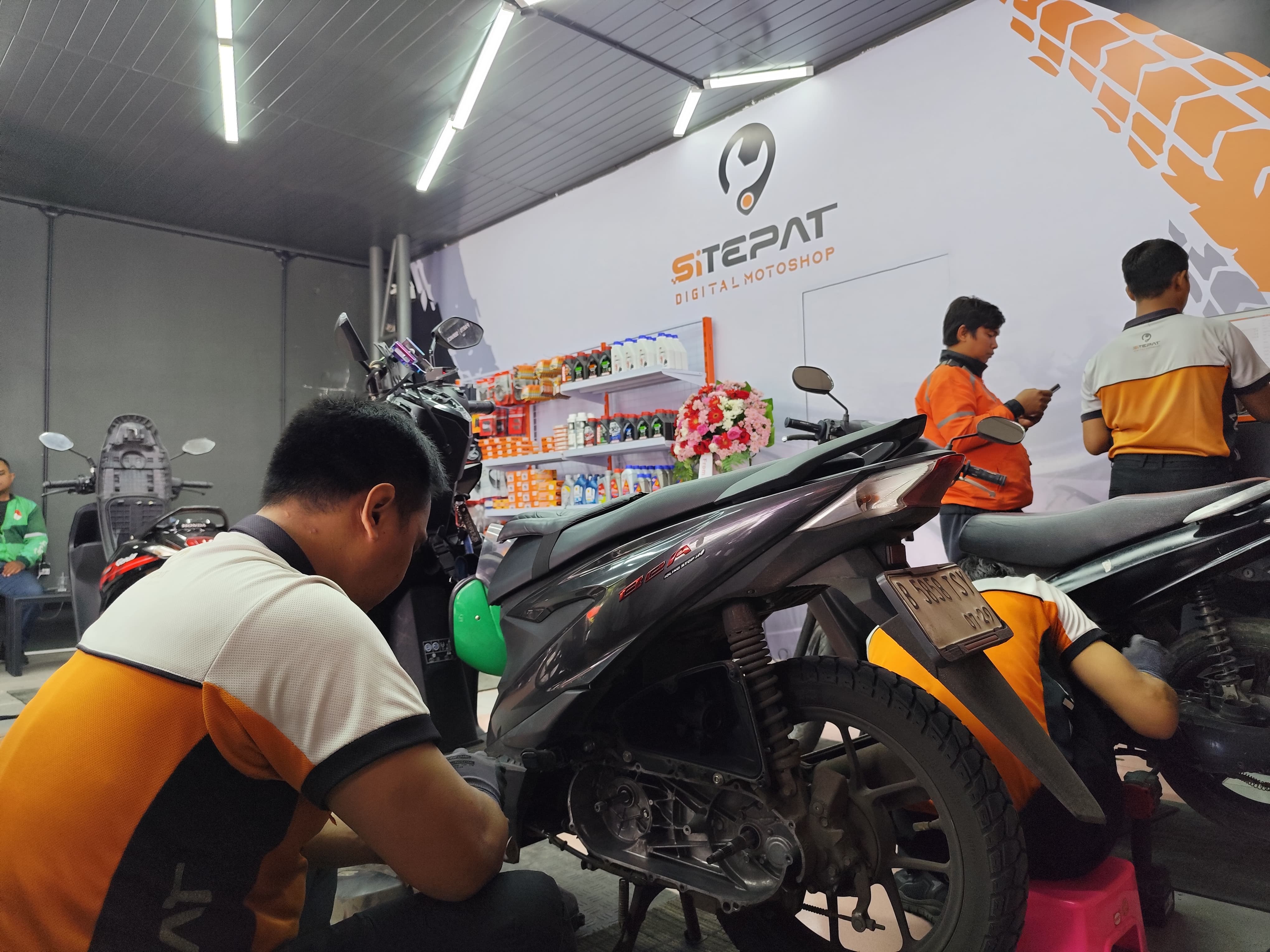 SiTepat Buka Bengkel Baru, Siap Rawat Motor Konvensional dan Listrik