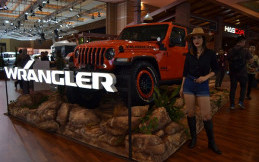 Hascar Tampil Perdana di Telkomsel IIMS, Tampilkan Jeep Terbaru Sekekar Thor