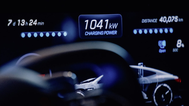 Rahasia Baterai Mobil Listrik Awet ada di Strategi Pengisiannya