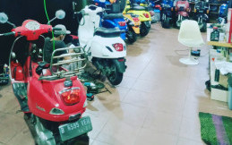 Resmikan Gerai di Tangerang Kota, Kim Scooter Terima Restorasi Vespa Klasik dan Modern