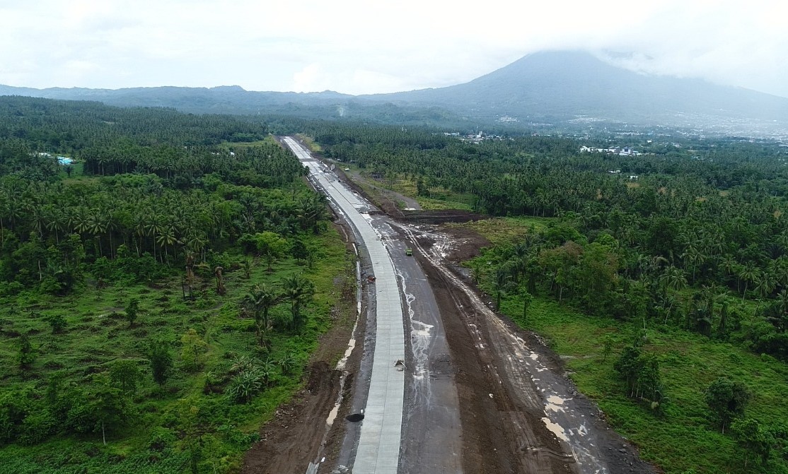 Jalan Tol Manado-Bitung