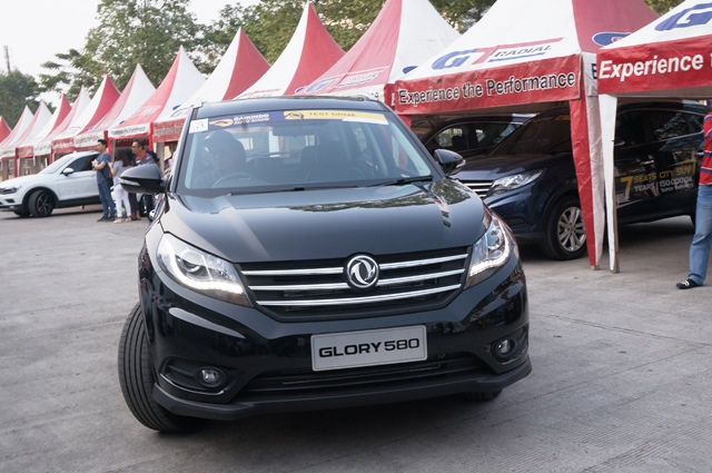 200 Orang Pengunjung GIIAS Sudah Test Drive Glory 580