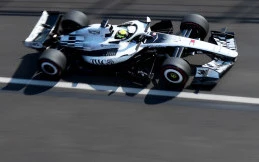 Sergio Perez Tandatangani Perpanjangan Kontrak dengan Cadillac Hingga 2029