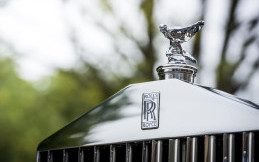 150 Tahun Perayaan Pencipta 'Spirit of Ecstasy' di Mobil Rolls-Royce
