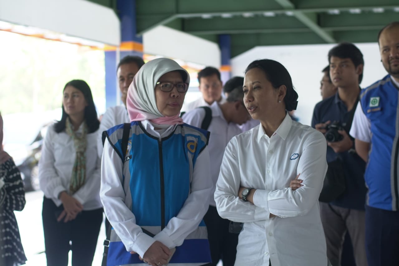 Menteri Rini Dorong BUMN Bina UMKM di Rest Area Jalan Tol