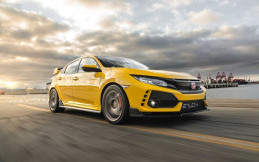 Modifikasi Honda Civic Type R, Berani Asapi Corvette C8