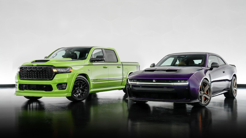 2 Modifikasi Mobil Jalanan Mopar di SEMA Show 2025