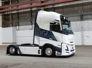 Truk Volvo FH Edisi 100 Tahun Siap Menggebrak Pasar Heavy-Duty Global
