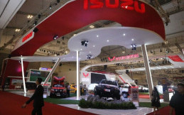 Tak Luncurkan Produk Baru, Isuzu Pamer Model Dress-up Mu-X dan D-Max di GIIAS