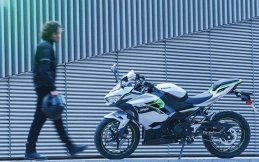 Kenali Kawasaki Ninja e-1, Molis Rp150 Jutaan Bergaya Sporty