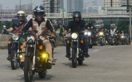 Bentuk Aksi Sosial 'One Ride' oleh Bikers Royal Enfield (Royal Riders Indonesia)