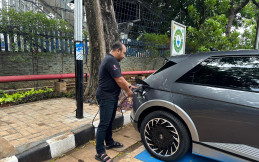 Inovasi Baru, PLN Sulap Tiang Listrik Jadi SPKLU di 3 Lokasi Ini