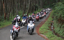 Tidak Tahu Tujuan, 50 Bikers Ini Uji kemampuan Honda ADV150 dan PCX