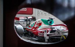 Alfa Romeo Pakai Livery Bendera Italia di Monza