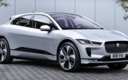 Keren! Jaguar Kembangkan Sistem Nirkabel untuk Pengisian Mobil Listrik
