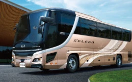 Bus Baru Hino Ini Adopsi Transmisi ZF TraXon 2, Bikin Rem Jarang Disentuh?