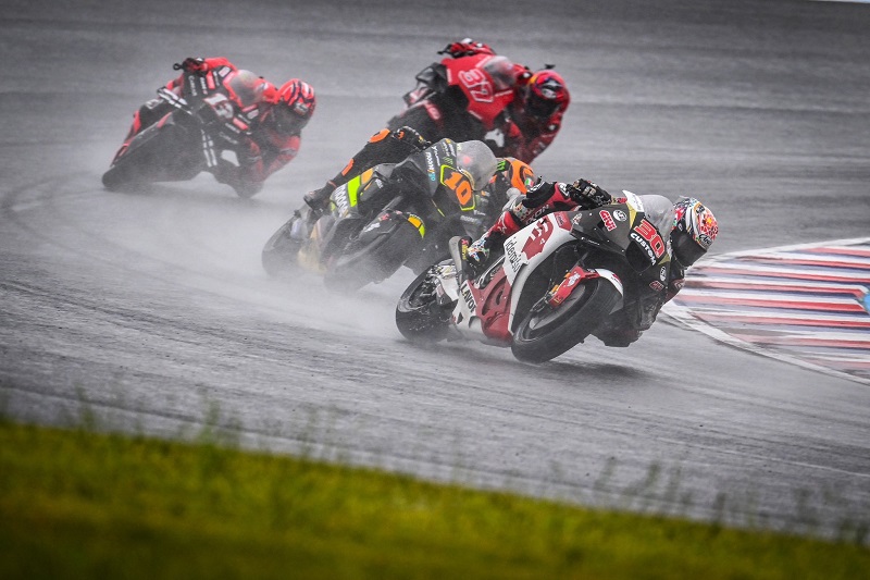 Ini Pembelaan Takaaki Nakagami Usai Menyenggol Fabio Quartararo di MotoGP Argentina 2023