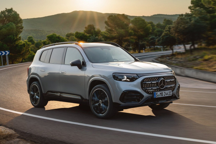 Pertahankan Desain Kotak Ikonik, Mercedes-Benz GLB 2027 Hadir dengan Varian EV dan Hybrid