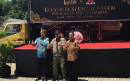 Mitsubishi Fuso Ajak Masyarakat Apresiasi Sopir Truk  