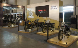 Pajang Karya Builder Custom, Bikers Royal Enfield Touring ke Kustomfest