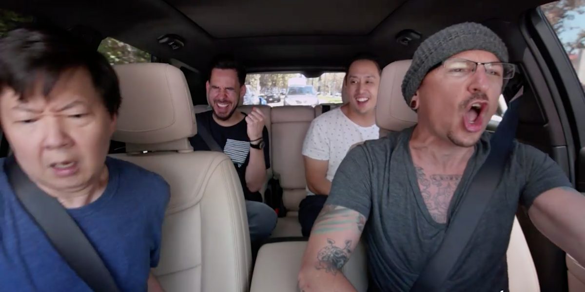 Video Chester Bennington Tertawa dan Bernyanyi di Mobil Sebelum Meninggal