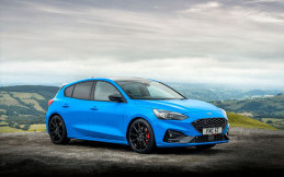Ford Focus ST Edition Berbekal Suspensi Baru Mampu Melesat 250 Km/Jam
