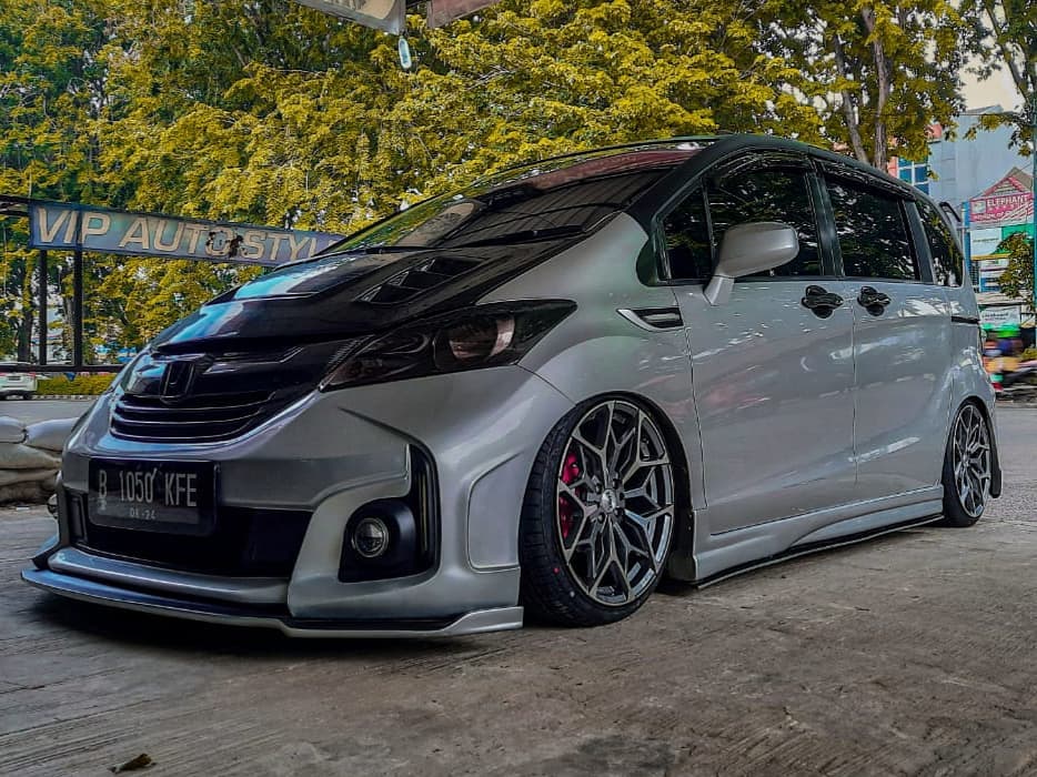 Bukan Hanya Bikin Keren, Penggunaan Pelek Replika Harus Aman
