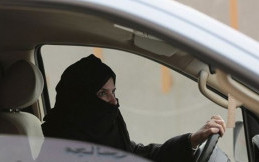 Mulai 24 Juni  2018 Wanita Arab Saudi Bebas Mengemudi Mobil