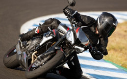 Begini Tampilan Beringas Triumph Street Triple RS Terbaru