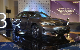 BMW Resmi Luncurkan 320i Sport Terbaru
