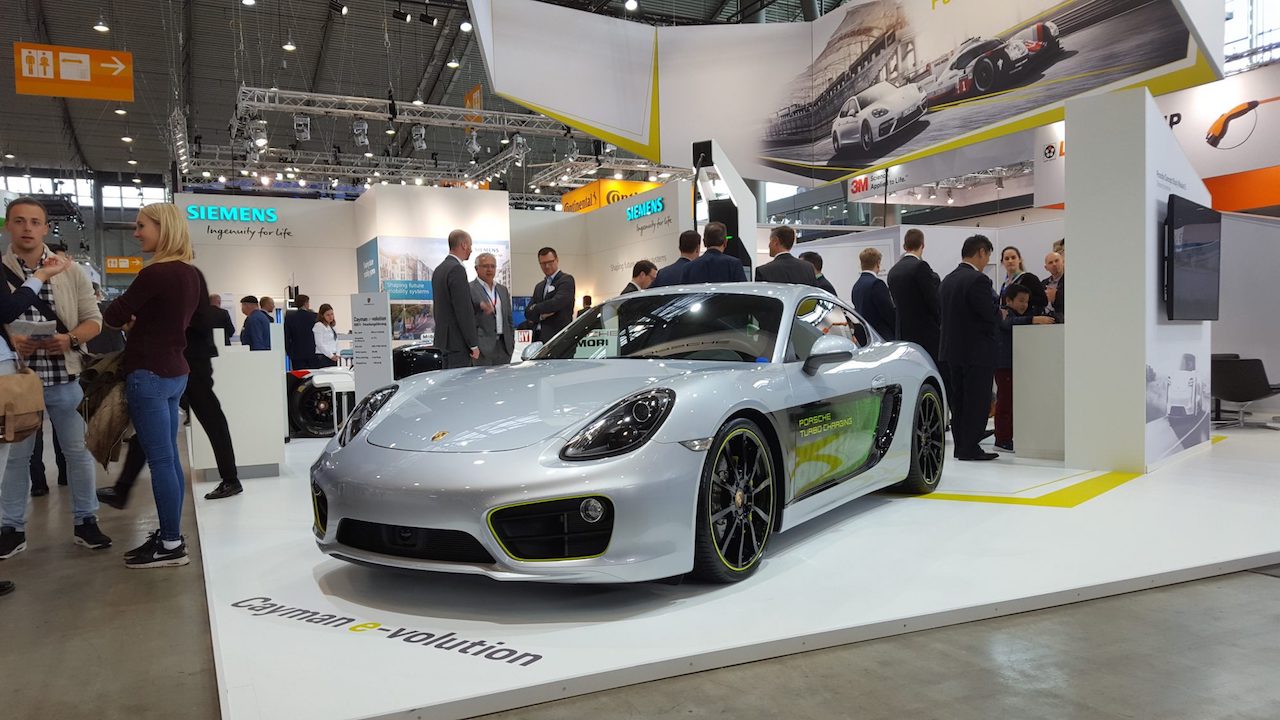 Mobil Listrik Porsche Mejeng di Electric Vehicle Symposium