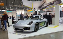 Mobil Listrik Porsche Mejeng di Electric Vehicle Symposium