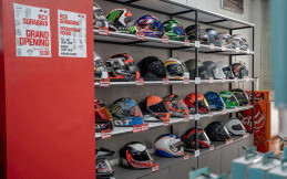 RCX Motogarage Bisa Tukar Tambah dan Jual Apparel