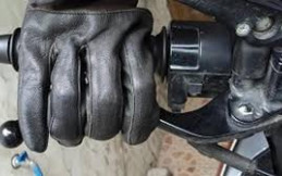 Teknik Mengerem Sepeda Motor yang Baik dan Benar