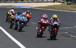 Cara Kiandra Ramadhipa Mengatasi Gugup Sebelum Balapan Moto3 Junior 2026