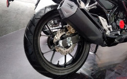 Alasan Pabrikan Motor Gunakan Piringan Rem Cakram Bergelombang 