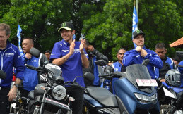 Main TikTok, Valentino Rossi dan Maverick Vinales Ikut Goyang Ubur-ubur 