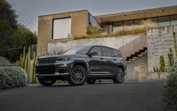 Jeep Grand Cherokee L Versi 7 Penumpang Mendarat di Australia