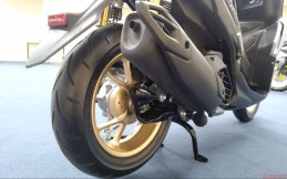 Kok All New Yamaha Aerox 155 Belum Gunakan Rem Cakram Belakang?