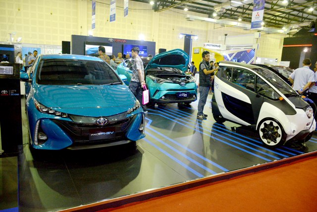 Siap dengan Kendaraan Listrik, Toyota Pamer 4 Mobil di Jakarta