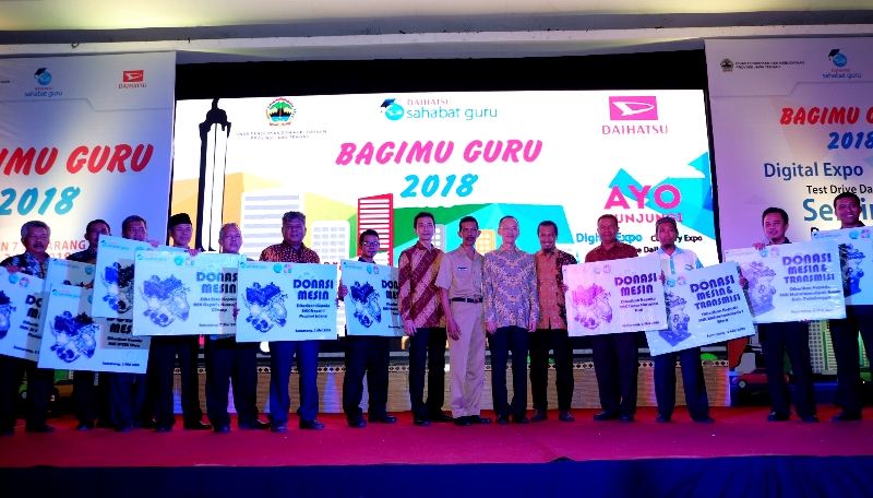 ‘Bagimu Guru’ Program Daihatsu Memperingati Hardiknas 