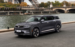 VinFast VF9 Meluncur, SUV Listrik Terbaru yang Turun Harga!