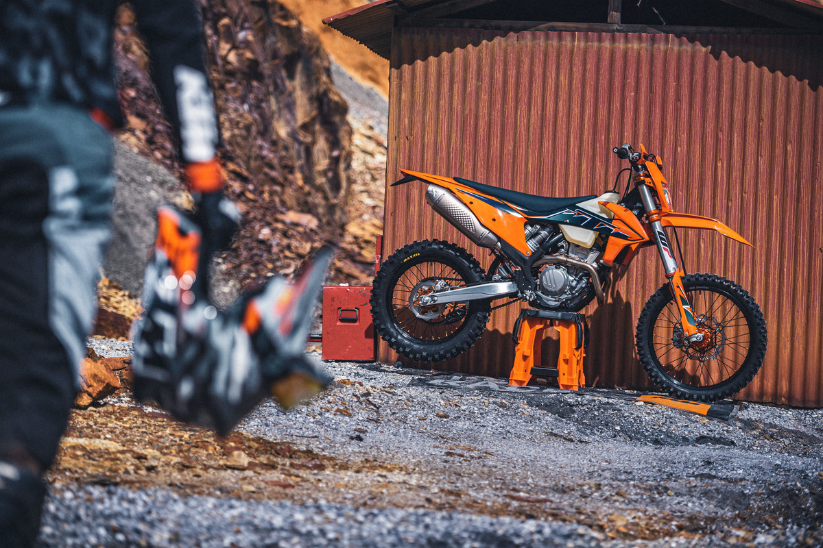 KTM EXC Lansiran 2022 Libatkan Crosser Juara Dunia Enduro