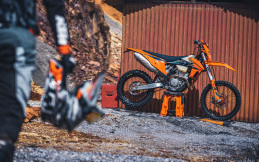 KTM EXC Lansiran 2022 Libatkan Crosser Juara Dunia Enduro
