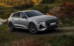 Audi e-tron S Line Black Edition, Lebih Nyentrik