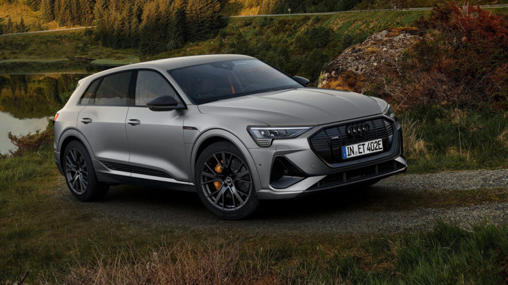 Audi e-tron S Line Black Edition, Lebih Nyentrik