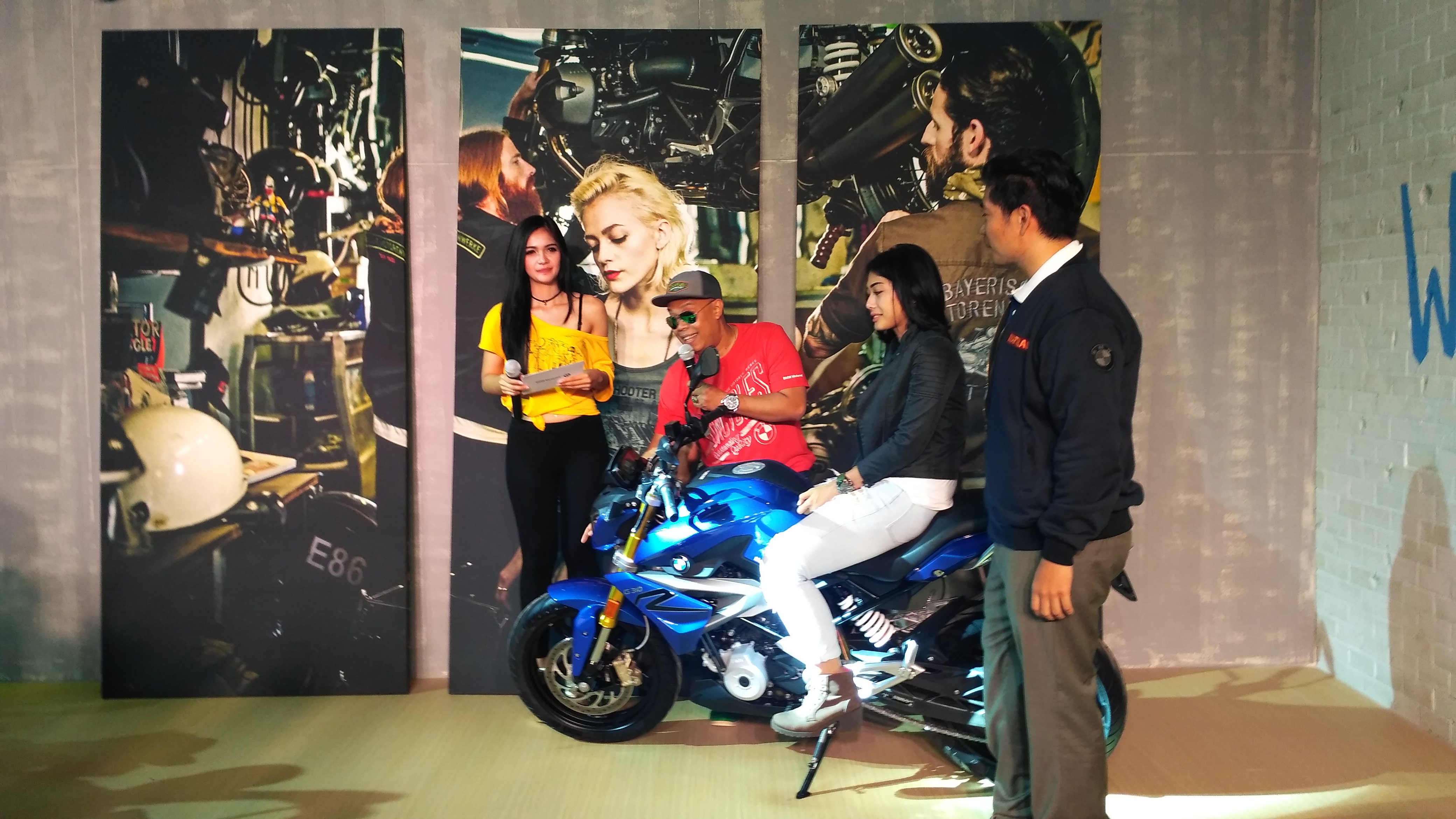 BMW Motorrad Indonesia Resmi Perkenalkan BMW G 310 R, BMW R NineT Racer dan BMW R 1200 GS Rallye Di IIMS 2017