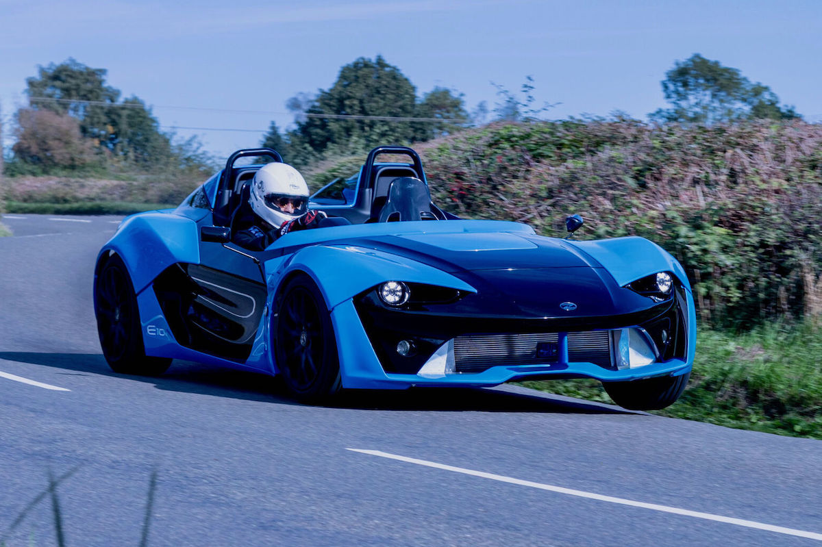 Zenos E10 Terbaru, Mobil Sport Ringan hanya 790 KG!